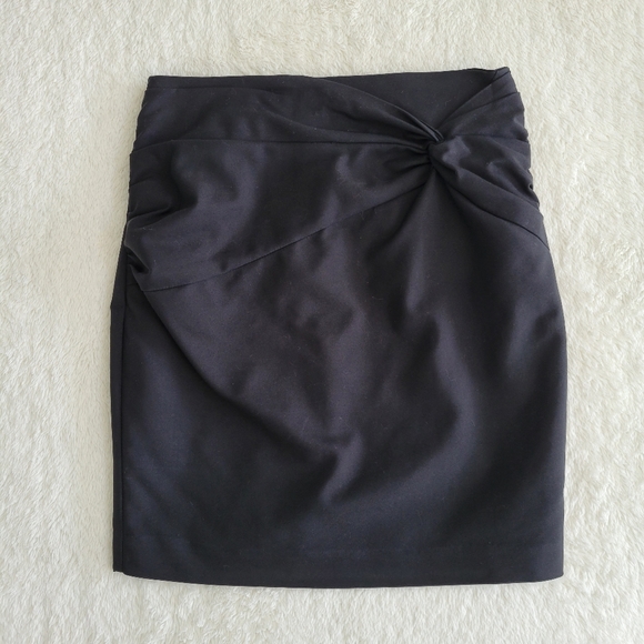 H&M black mini skirt with wrap detail and gold back zipper size 6 - Picture 1 of 13